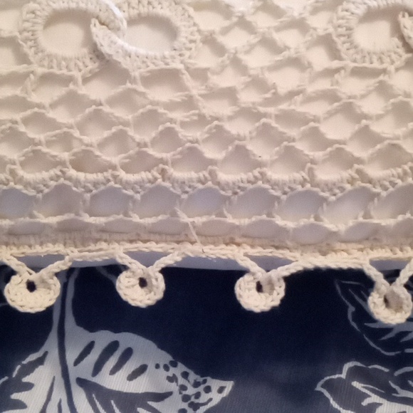 Beautiful Crochet Cream Cushion - Picture 4 of 8